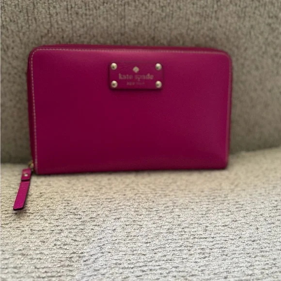 Kate Spade Fuchsia Large Zip Wallet - Picture 1 of 17